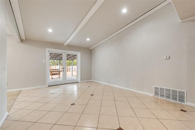 Foto del edificio - 9829 Grove Oaks Blvd