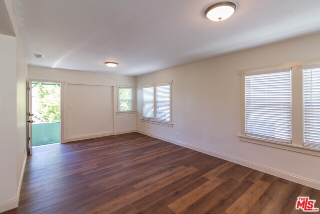 Building Photo - 338 S Benton Way