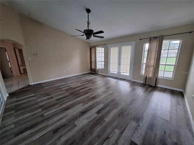 Foto del edificio - 4021 Corvette Ln