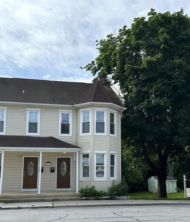 Building Photo - 47 Middle St