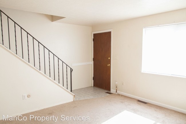 Building Photo - 1352 St Adalbert Ave