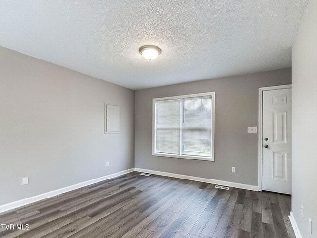 Building Photo - 754 Old Stage Rd