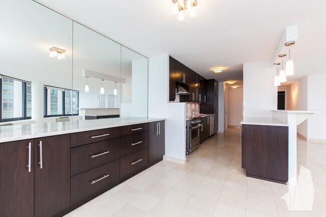 Foto del edificio - 155 N Harbor Dr