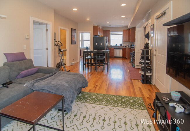 Foto del edificio - 1430 N Maplewood Ave