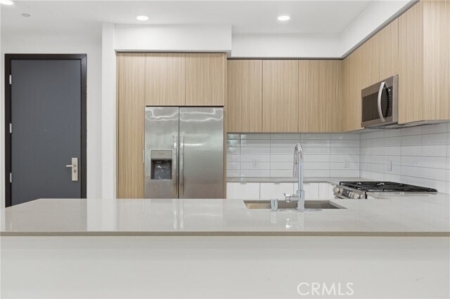 Foto del edificio - 12078 Guerin St