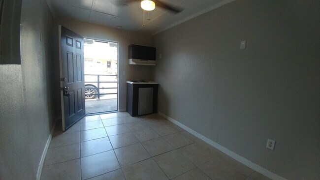 Foto del edificio - 1Bed 1Bath Efficiency Downtown St Cloud