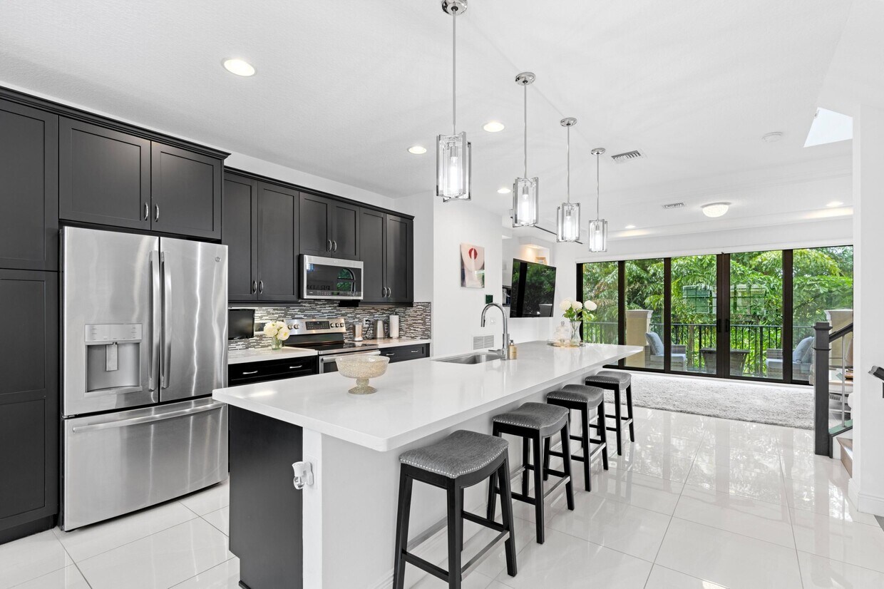 Foto principal - 614 Windward Cir S