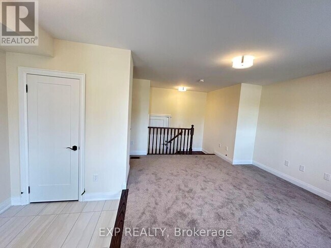 Photo du bâtiment - 4255 Major Mackenzie Dr E