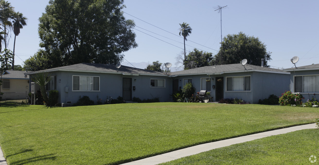 Building Photo - 462-478 W Ramona Dr