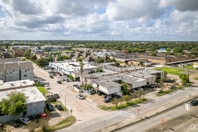 Context - 9603 Kapri Ln