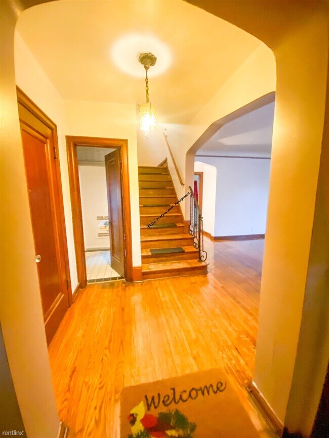 Building Photo - 4 br, 2.5 bath House - 1213 Welch Blvd