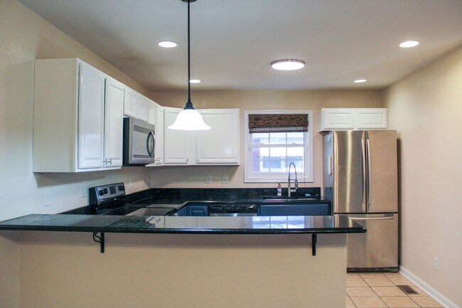 Building Photo - Welcome to this beautiful 3-bedroom, 2.5-b...