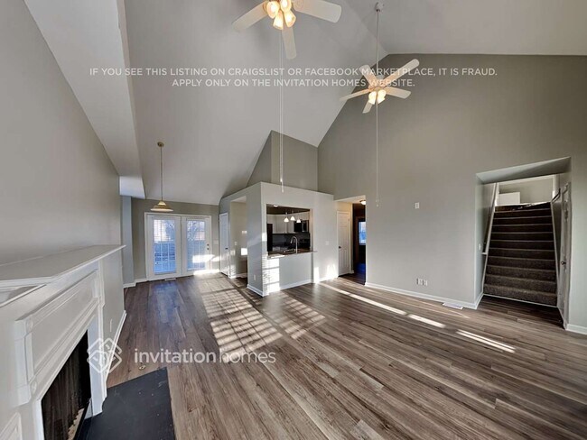 Foto del edificio - 612 Creekfront Dr