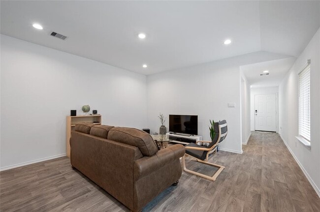 Building Photo - 24071 Kentwood Springs Dr