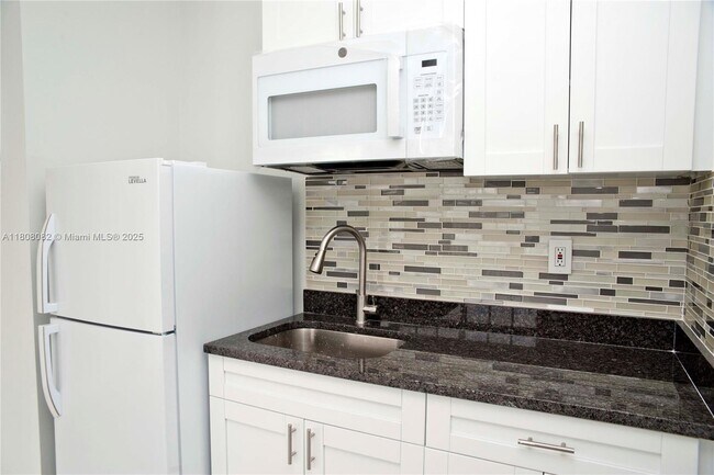Foto del edificio - 4105 N Ocean Dr