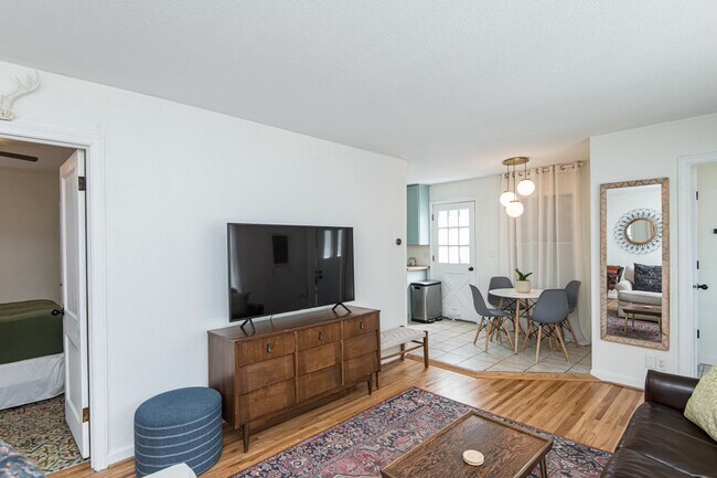 Orientación sur - luz natural - 917 3rd St NE