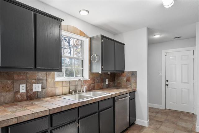 Foto del edificio - 617 Tupuna Dr