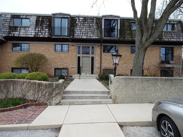 Primary Photo - 210 Kenston Ct