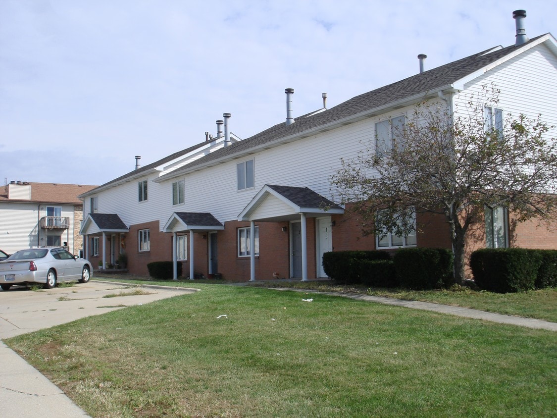 Building Photo - 3006 Clearwater Ave