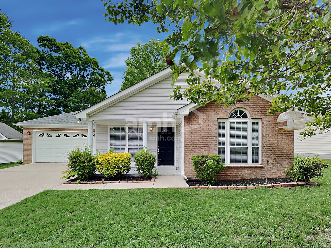 890 Picadilly Drive House Rental in White House, TN