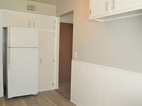 Building Photo - 1528 Maple Dr