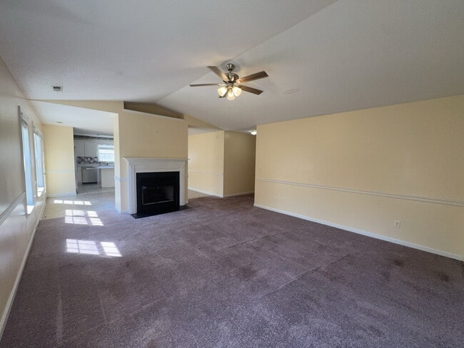 Foto del edificio - Wonderful 3 Bedroom Home-437 Boysenberry