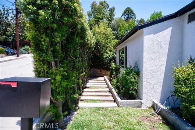 Building Photo - 1020 Lantana Dr
