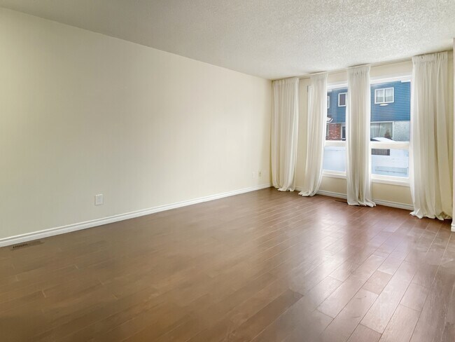 Photo du bâtiment - 4769 Hubalta Rd SE