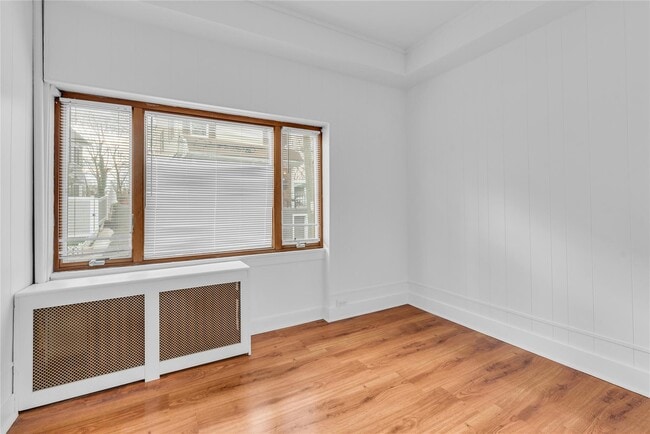 Building Photo - 127 Maple Ave