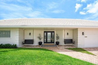Building Photo - 1332 Tamarind Way