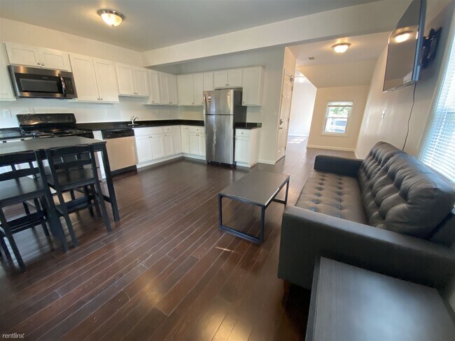 Building Photo - 12 br, 6.5 bath House - 724 Arch St
