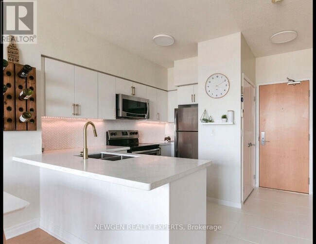 Building Photo - 185 Legion Rd N