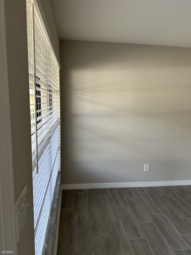 Building Photo - 2 br, 1 bath Townhome - 3304 South 7th Str...