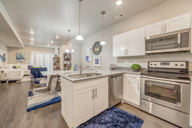 Foto del edificio - 659 E 180 N