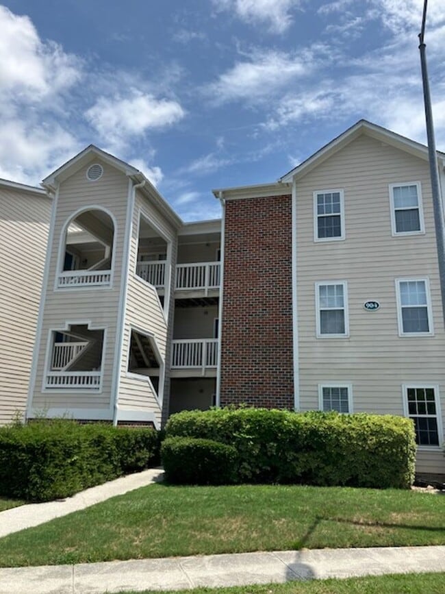 Building Photo - 904 Litchfield Way