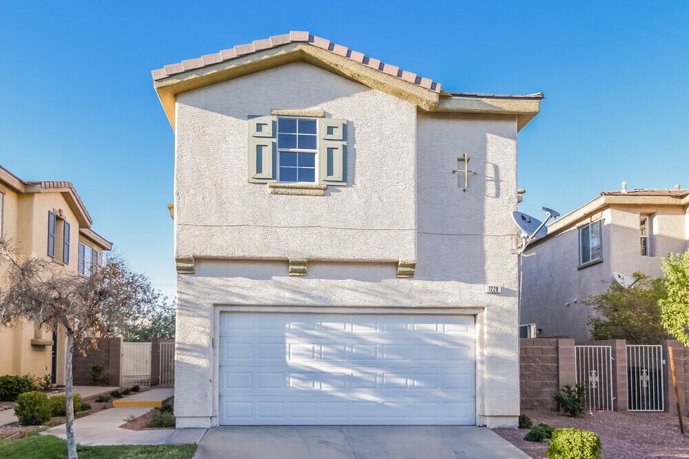Primary Photo - 1228 El Cielo Cir