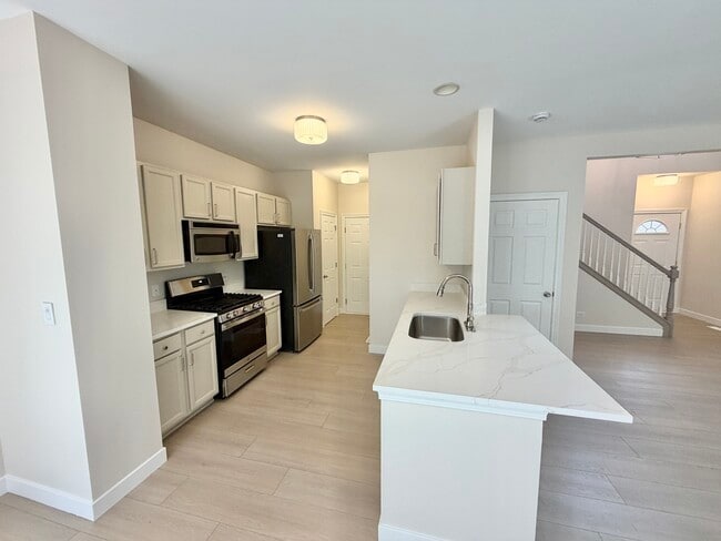 Building Photo - 25 Melrose Ct