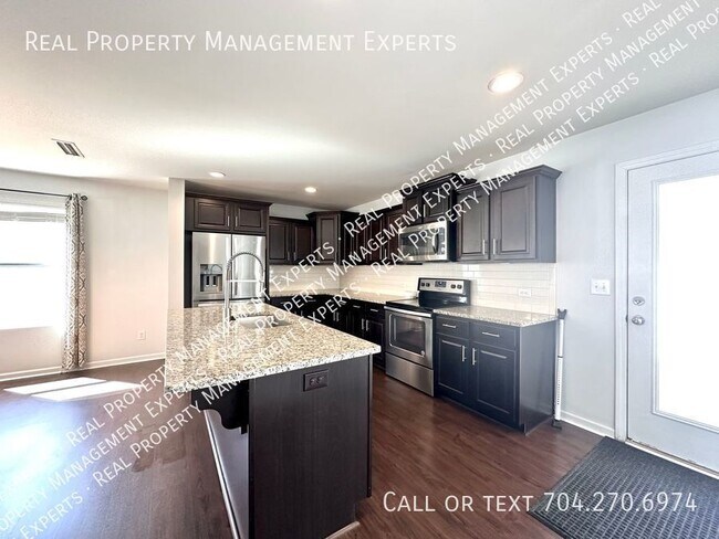 Building Photo - Charming 3BR/2.5BA Home in Gastonia!