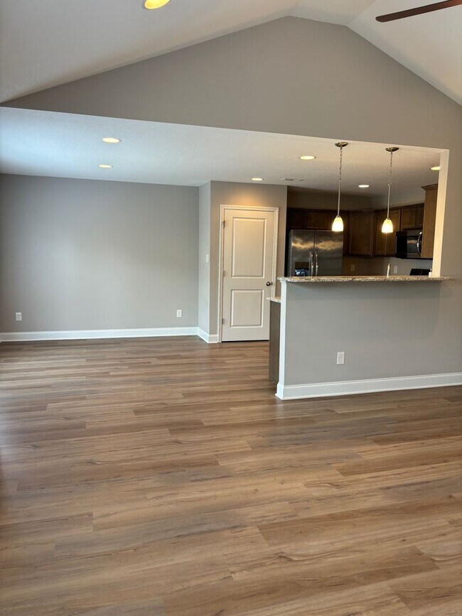 Building Photo - Knoxville 37918 - 3 bedroom, 2 bath home -...
