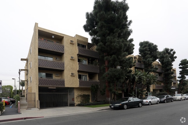 Building Photo - 740 S. Cochran