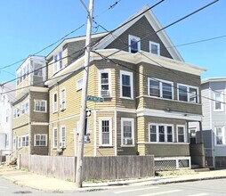 Building Photo - 48 Prince St