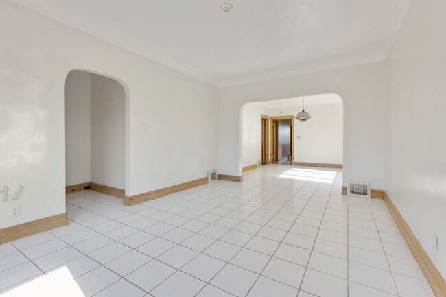 Building Photo - 1535 S 59th Ct