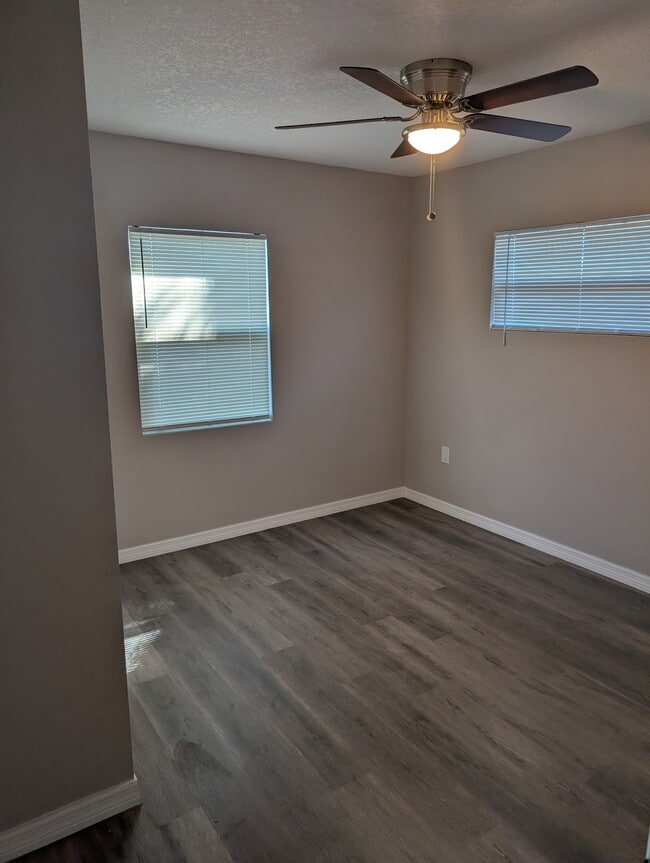 Foto del edificio - 710 S Lee Ave