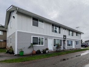 Building Photo - 1022 Cedar Ave