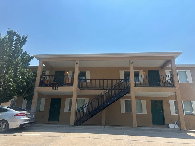 Foto del edificio - 922 Village Cir