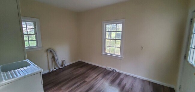 Foto del edificio - 3 Bedroom 1 Bathroom House