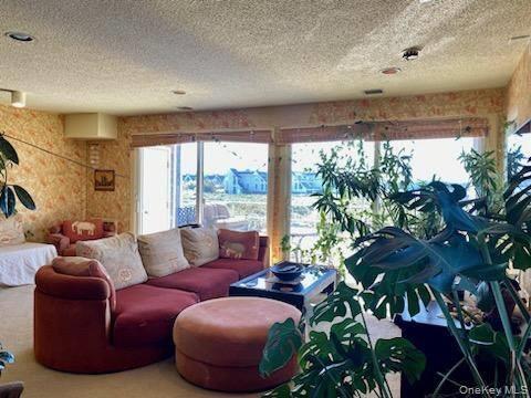 Foto del edificio - 23 Ft Pond Rd