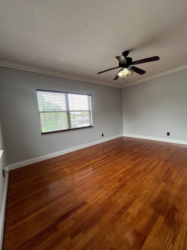 Building Photo - 3808-3808 W El Prado Blvd