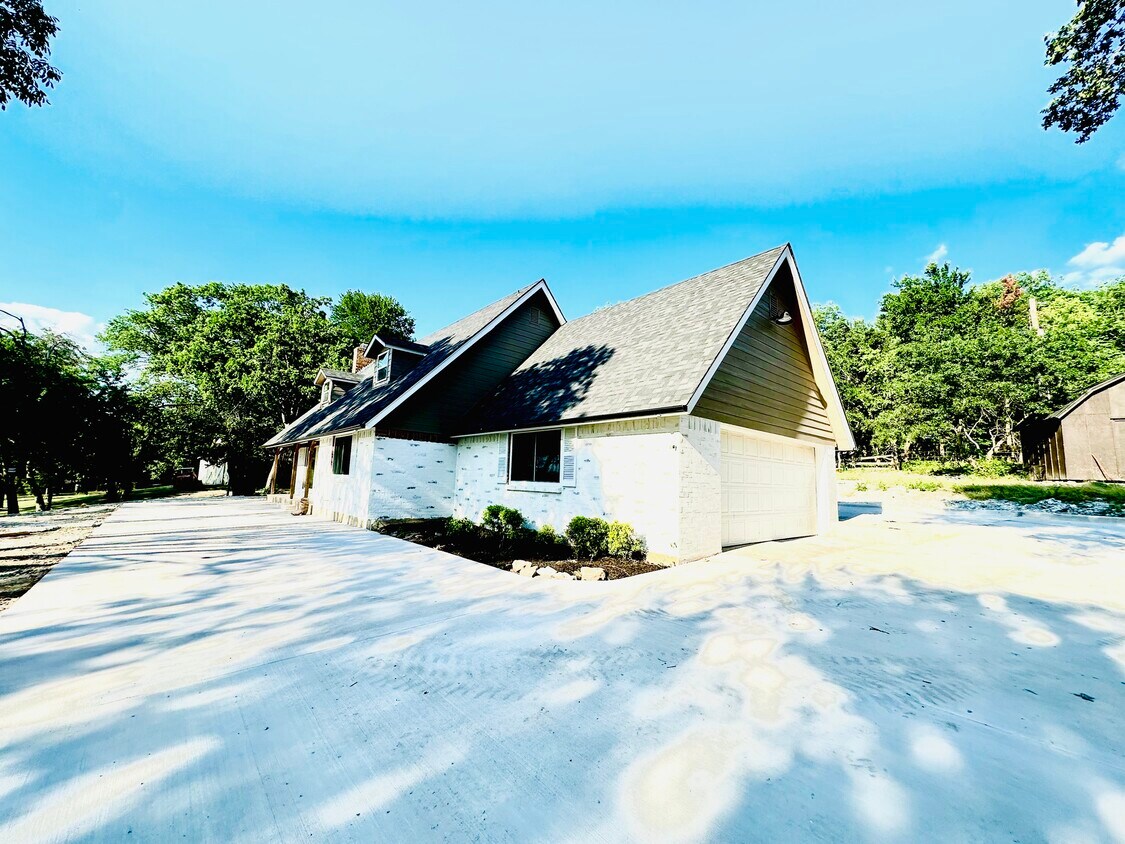Primary Photo - 4251 FM 121
