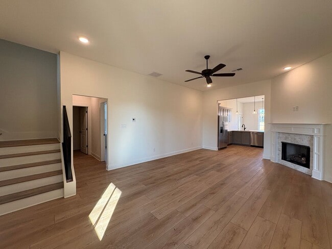 Building Photo - 486 Sunflower St